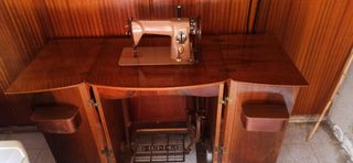 Máquina de coser Singer Antigua