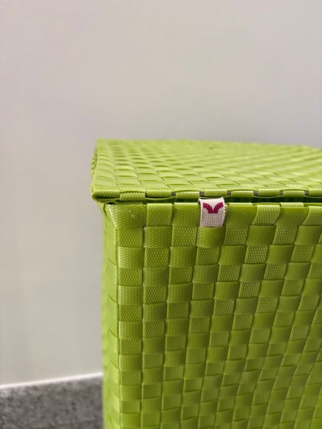 Cesto lavanderia verde con coperchio. Pagnossin 