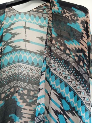 Kimono estampado turquesa e preto