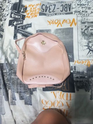 Mochila rosa pequeña