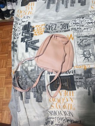 Mochila rosa pequeña