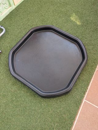 Mesa Tuff Tray mini con patas