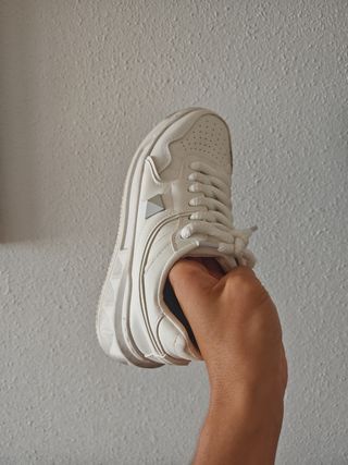 Zapatillas Valentino Garavani blancas, talla 40