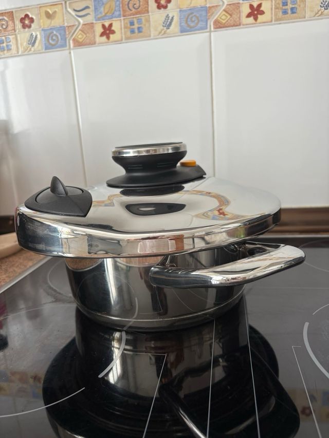 Panela AMC com tampa rápida