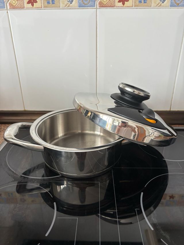 Panela AMC com tampa rápida