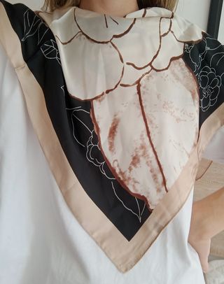 Pañuelo seda vintage | beige-negro