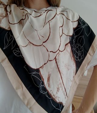 Pañuelo seda vintage | beige-negro
