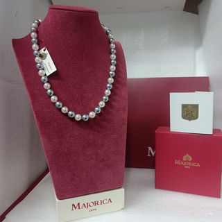 Collar Majorica perlas.
Blanco y gris