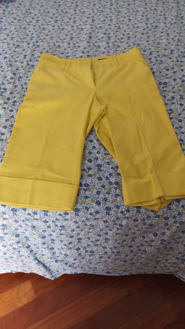 Bermuda amarilla - Pantalón corto