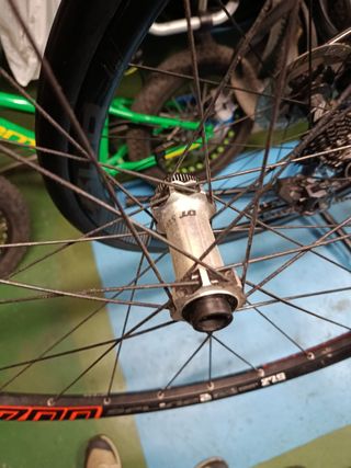 Rueda Delantera 27.5" DT Swiss M1700