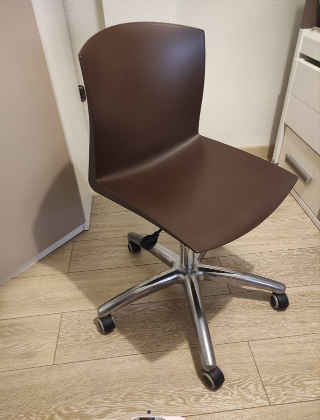 Silla oficina marrón, juvenil