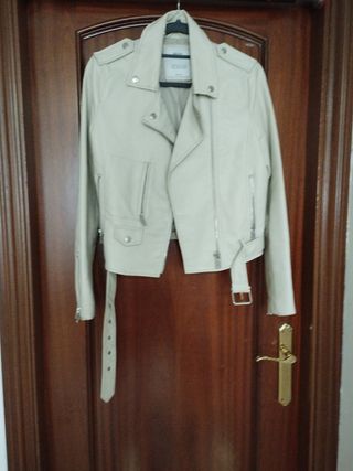 Cazadora polipiel beige