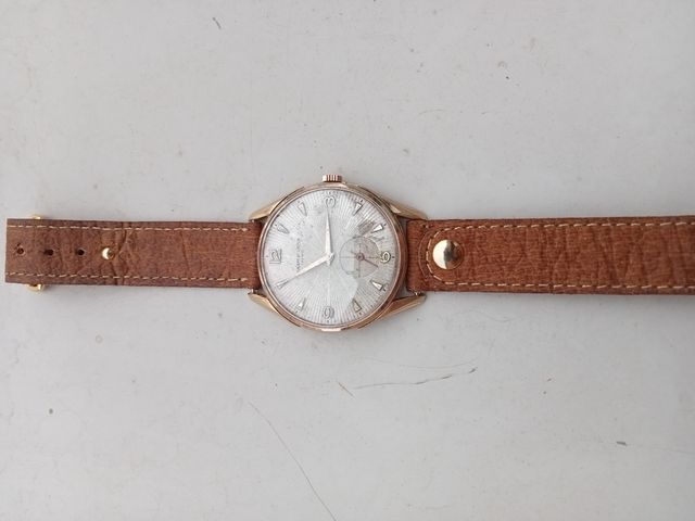 Reloj de cuerda con 60 años funciona perfectamente