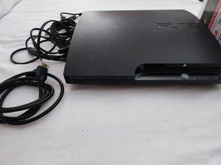 PS3 Slim 250GB + 5 juegos