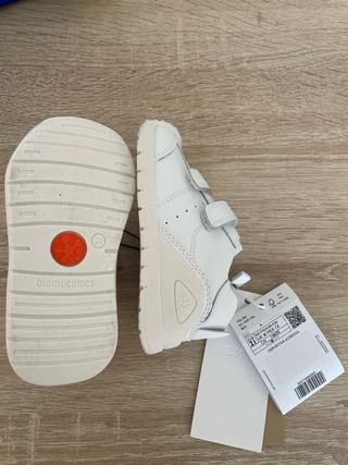 Zapatillas blancas biomecanics niño talla 21
