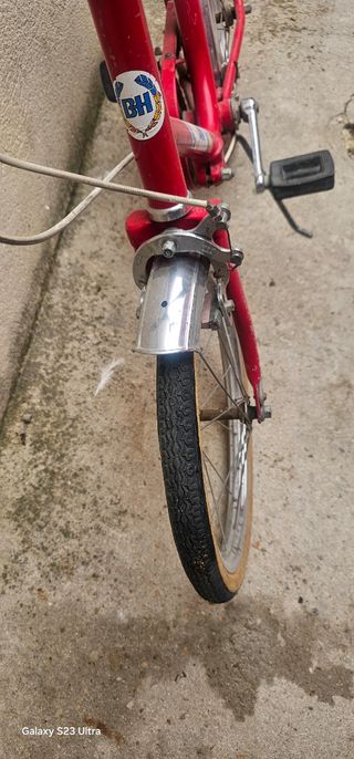 Bicicleta BH infantil roja