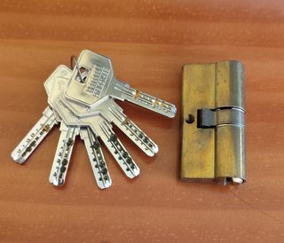 Bombín cerradura Ezcurra + 6 llaves
