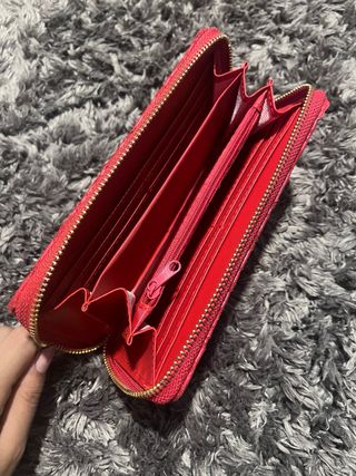 Cartera roja estampada