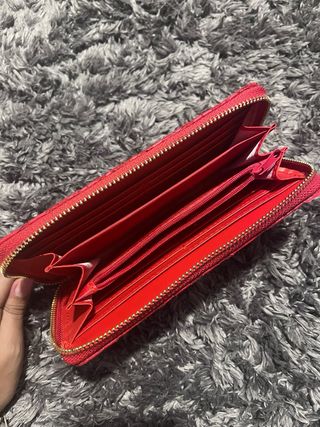 Cartera roja estampada