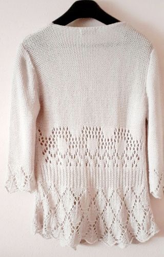 Chaqueta beige calada ligera