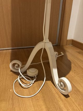 Lampara pie IKEA blanca