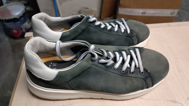 Zapatillas hombre grises y azules