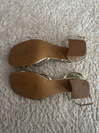 Sandalias MARYPAZ doradas 37