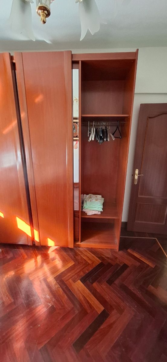 Magnífico Armario 3 cuerpos - Madera cerezo