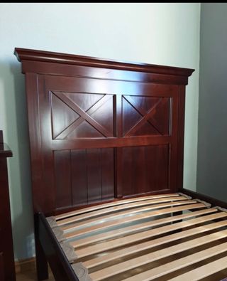Cama madera maciza. URGE VENTA