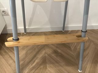 Trona IKEA con reposapiés