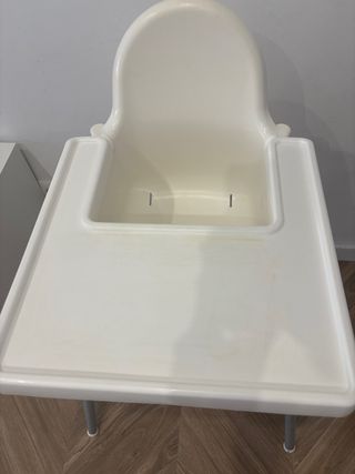 Trona IKEA con reposapiés