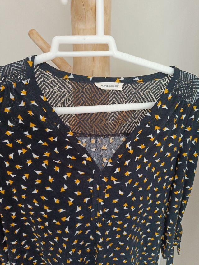 Blusa Caché Caché negra y amarilla