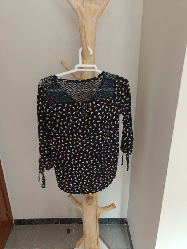 Blusa Caché Caché negra y amarilla