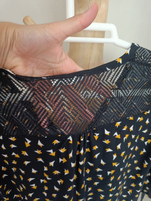 Blusa Caché Caché negra y amarilla