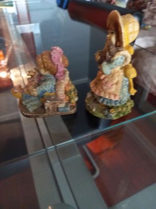 2 figuras piedra niña