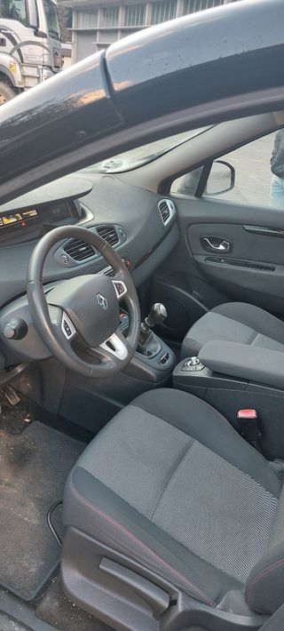 Renault Grand Scenic 2012