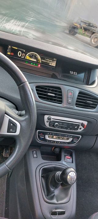Renault Grand Scenic 2012