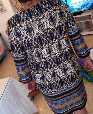 Vestido otoñal estampado azul y marrón