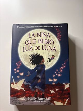 La Niña Que Bebió Luz De Luna