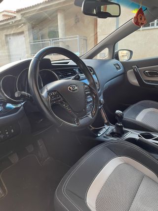 KIA Ceed 2017 73.000km precio negociable
