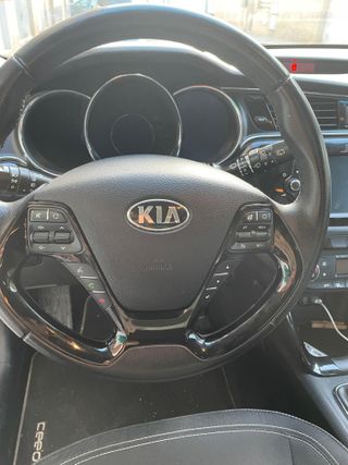 KIA Ceed 2017 73.000km precio negociable