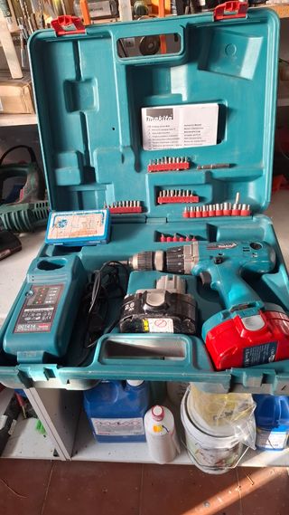 Taladro atornillador Makita 21v 2,6amperios