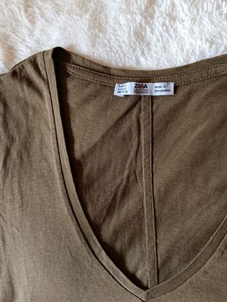 Camiseta caqui Zara