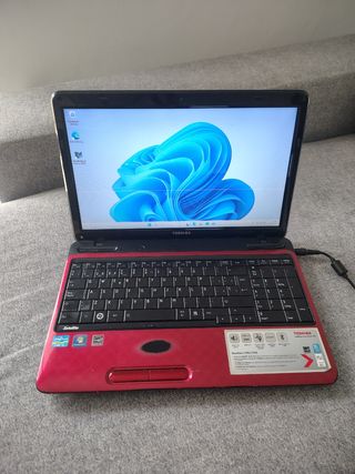Portátil Toshiba L750/L755 rojo