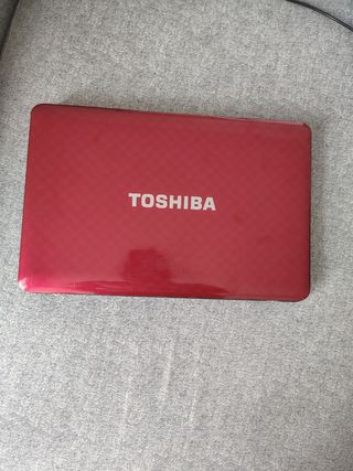 Portátil Toshiba L750/L755 rojo