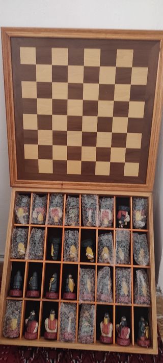 Ajedrez 32 piezas porcelana nuevo