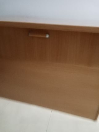 Mueble almacenaje de madera marrón