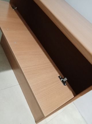 Mueble almacenaje de madera marrón