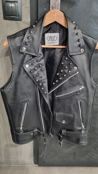 Punk Chaleco cuero con tachuelas y balas