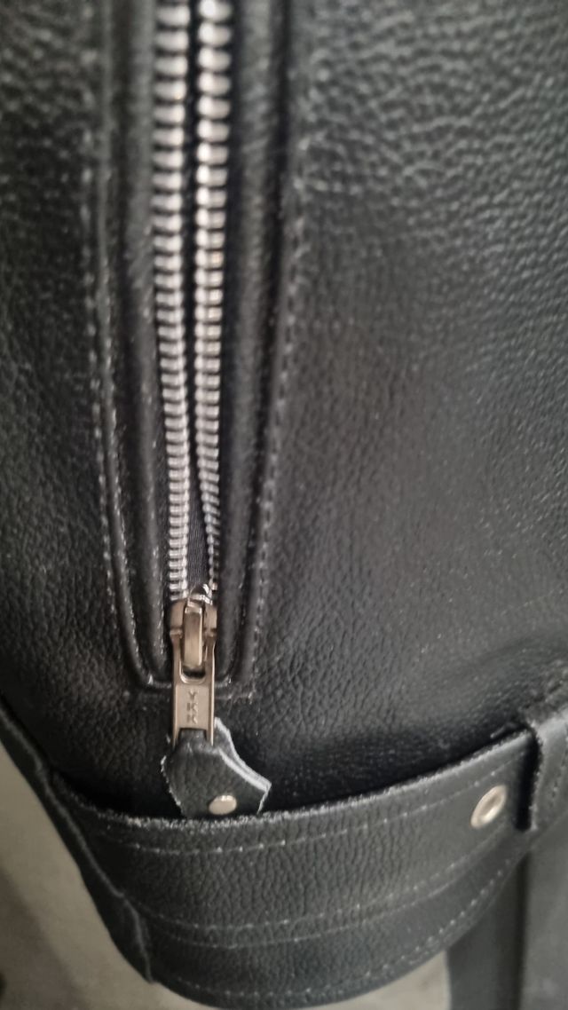 Punk Chaleco cuero con tachuelas y balas